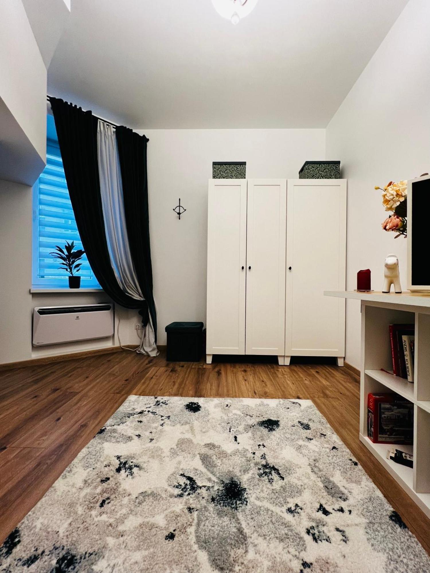 Green Apartment Riga Bagian luar foto